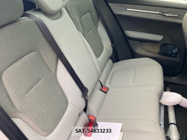 Volvo CROSS COUNTRY 2025-10 8746658-13