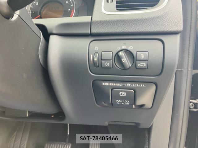 Volvo S60 2012-11 1315841-17