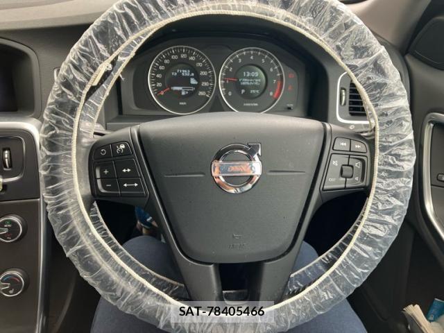 Volvo S60 2012-11 1315841-19
