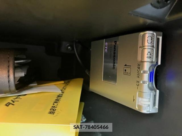 Volvo S60 2012-11 1315841-26