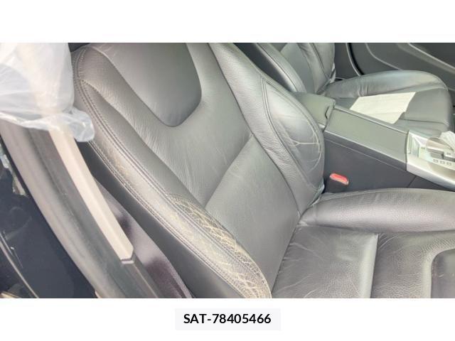 Volvo S60 2012-11 1315841-27