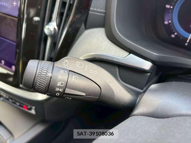 Volvo S60 2023-04 1829978-13