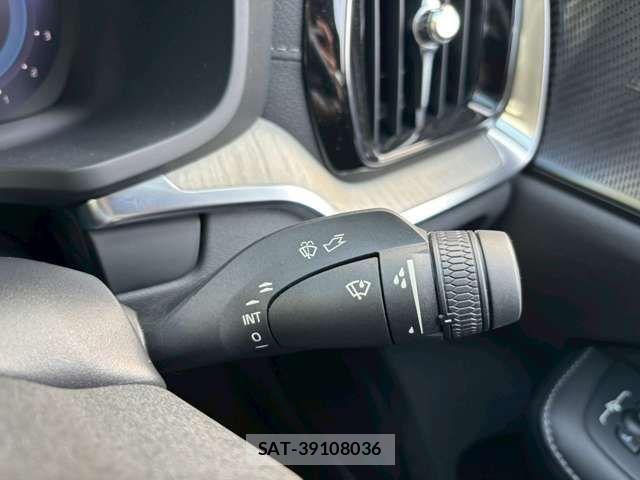 Volvo S60 2023-04 1829978-16