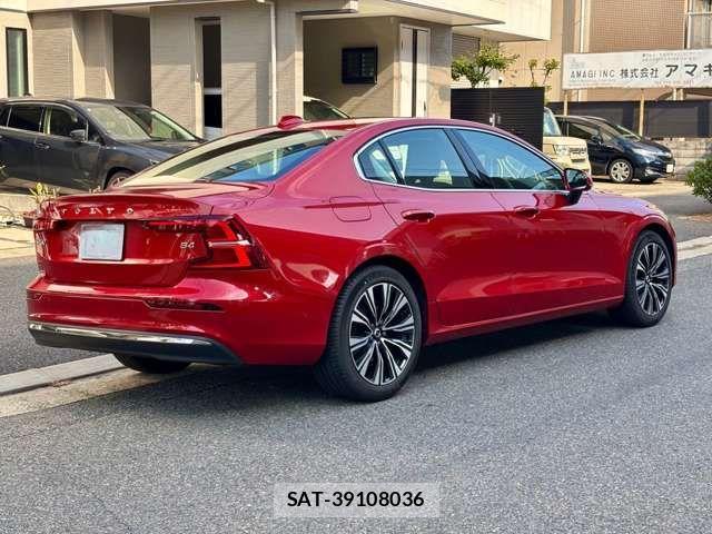Volvo S60 2023-04 1829978-2