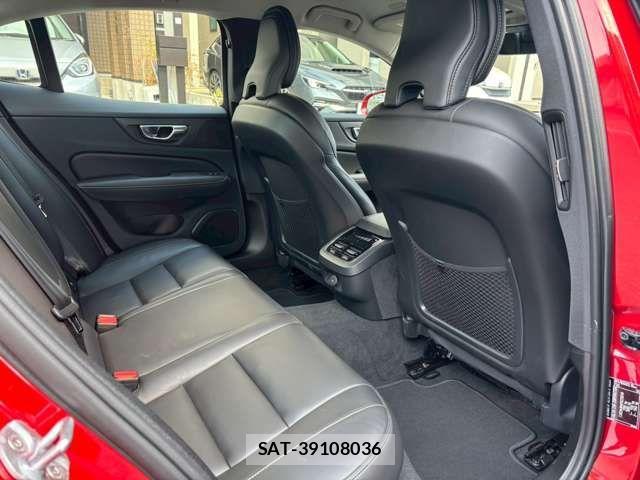 Volvo S60 2023-04 1829978-6