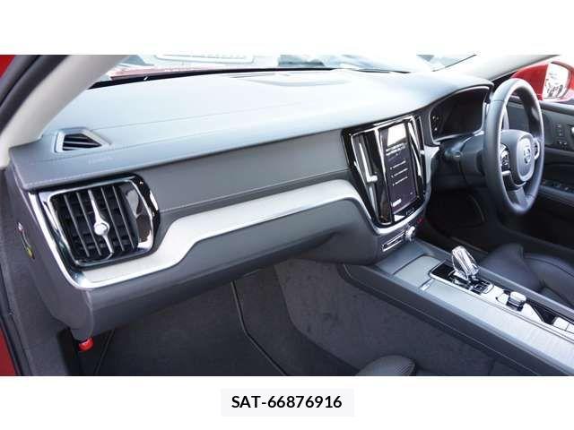 Volvo S60 2023-03 2402457-17