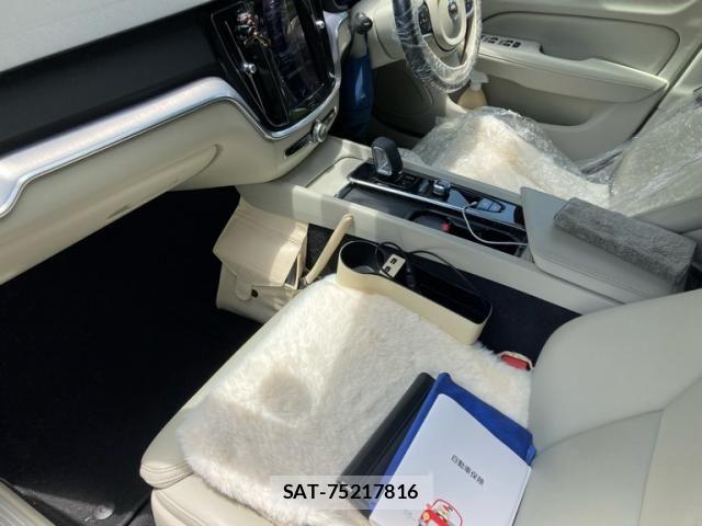 Volvo S60 2022-10 7226745-11
