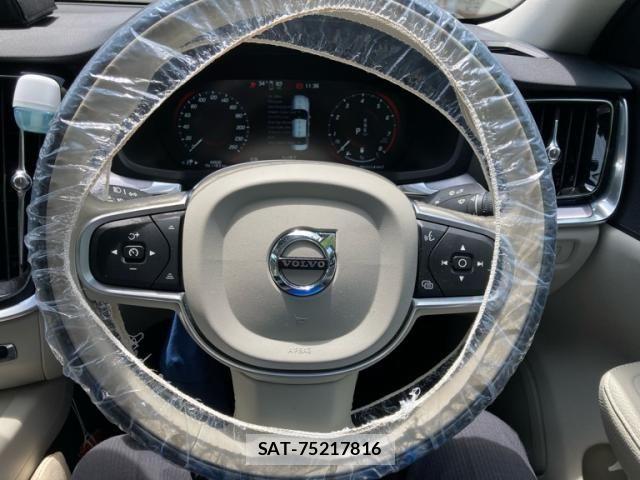 Volvo S60 2022-10 7226745-12