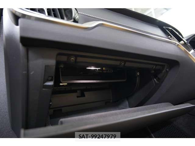 Volvo S60 2019-10 7226741-16