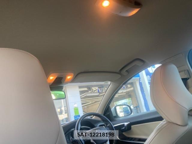 Volvo S60 2014-06 7330971-13