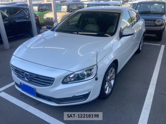Volvo S60 2014-06 7330971-1