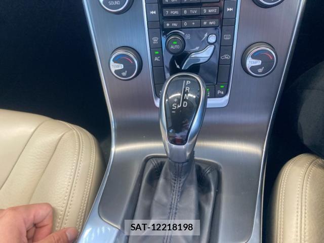 Volvo S60 2014-06 7330971-19