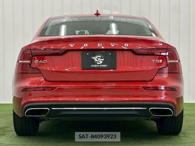 Volvo S60 2019-11 7360354-12