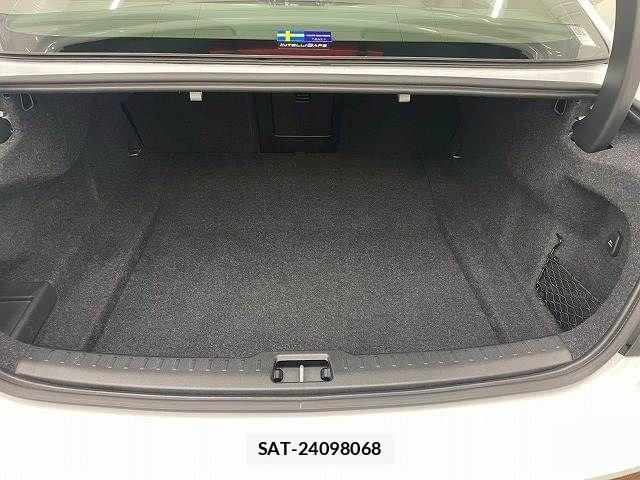 Volvo S60 2019-12 7503515-10