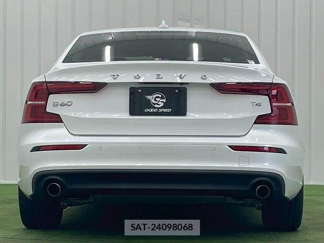 Volvo S60 2019-12 7503515-12