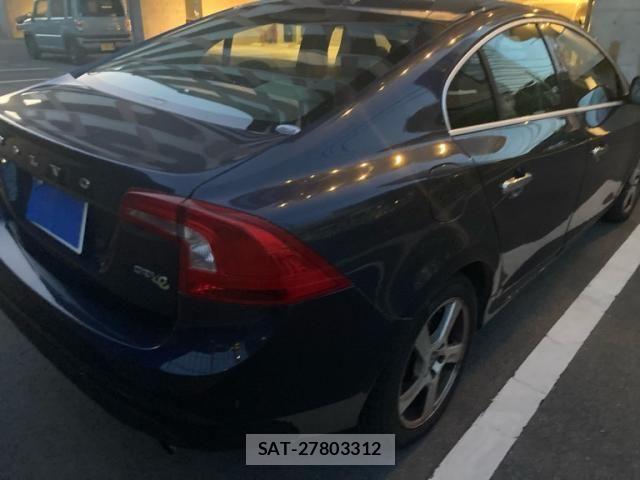Volvo S60 2011-06 7503522-1