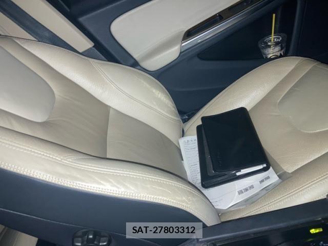 Volvo S60 2011-06 7503522-24