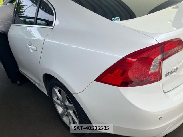 Volvo S60 2014-08 7563042-9