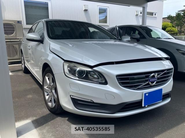 Volvo S60 2014-08 7563042-1