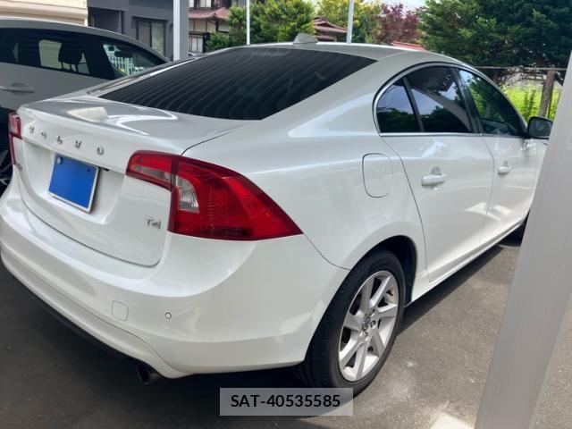 Volvo S60 2014-08 7563042-5