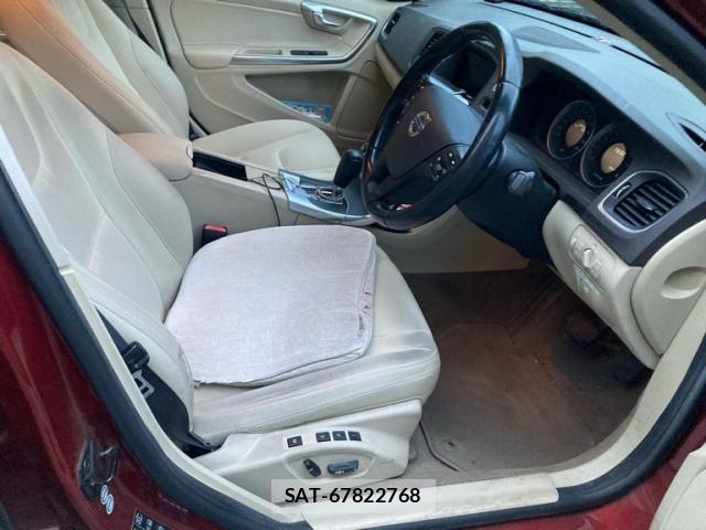 Volvo S60 2011-10 7621129-6