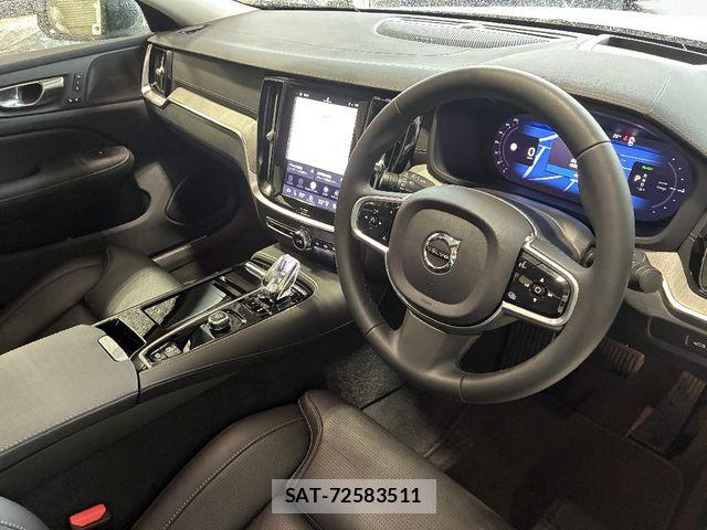Volvo S60 2023-08 7730412-13