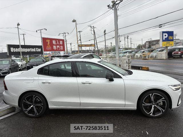 Volvo S60 2023-08 7730412-22