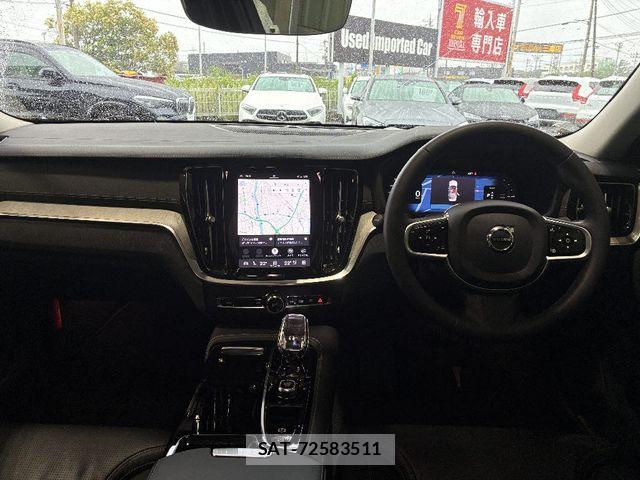 Volvo S60 2023-08 7730412-2