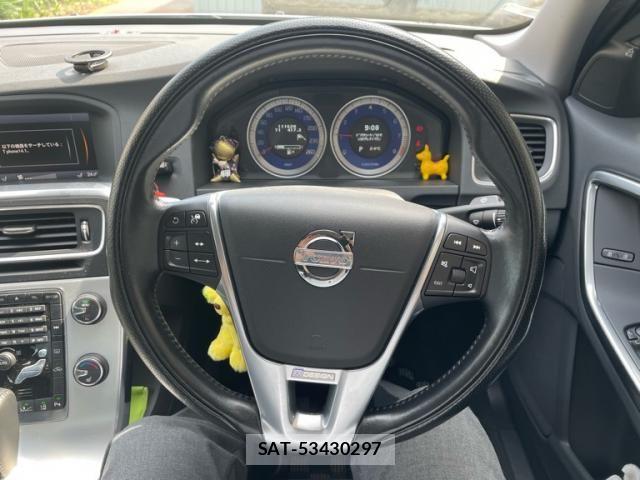 Volvo S60 2012-04 7880316-15