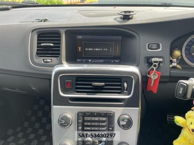 Volvo S60 2012-04 7880316-17