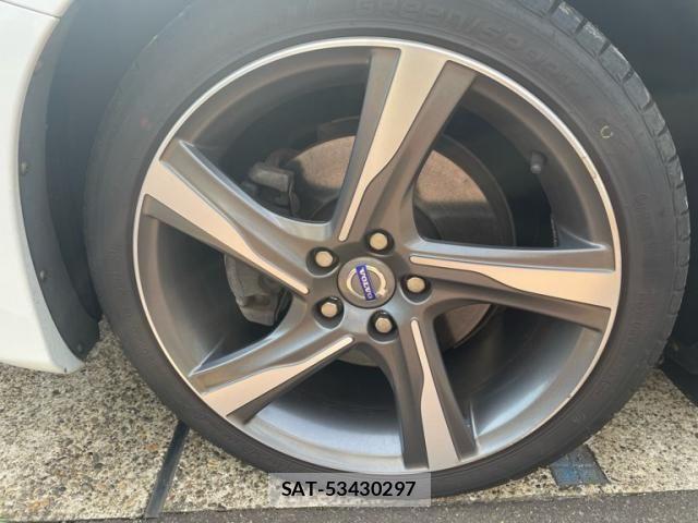Volvo S60 2012-04 7880316-7