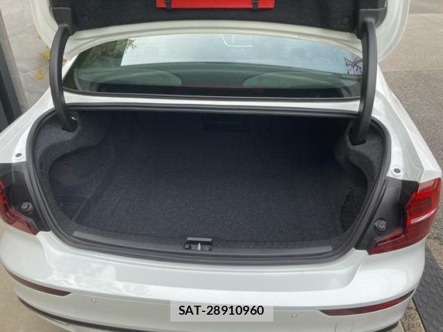 Volvo S60 2022-09 8039033-13