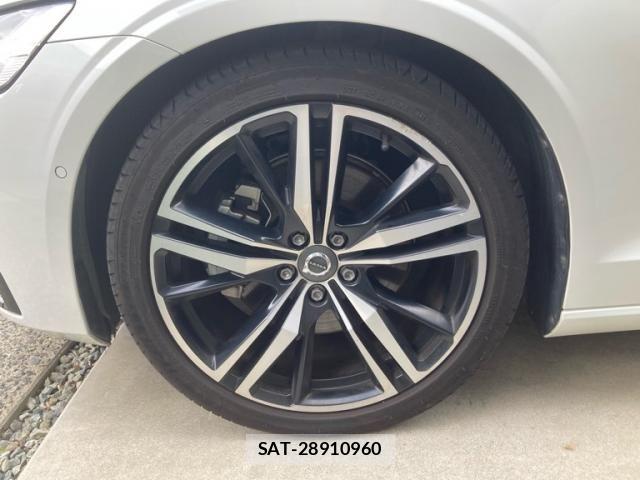 Volvo S60 2022-09 8039033-15