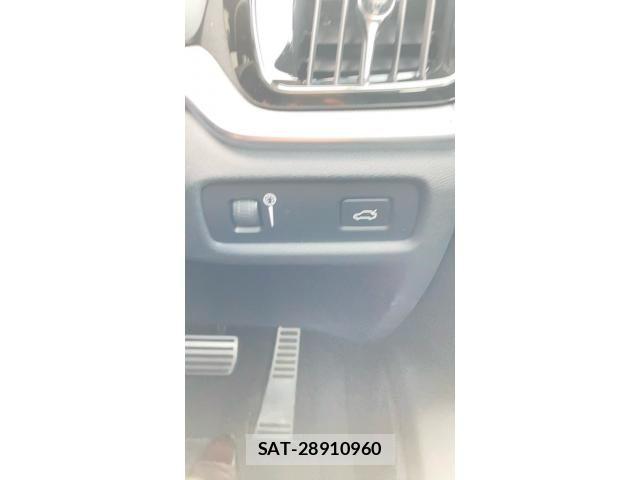 Volvo S60 2022-09 8039033-19