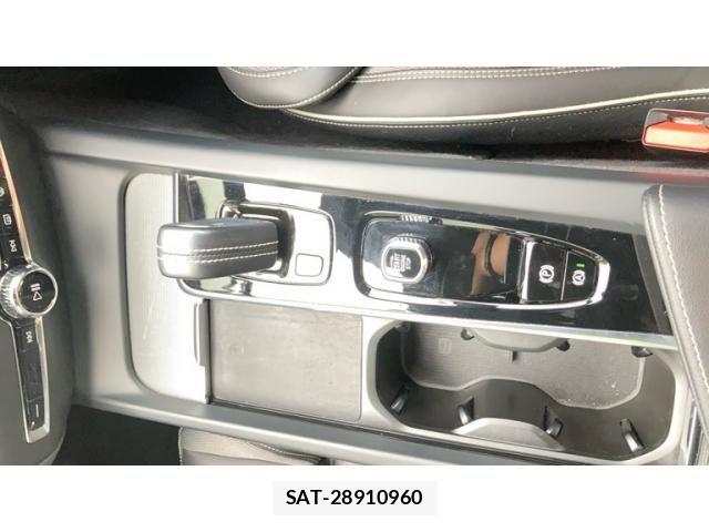 Volvo S60 2022-09 8039033-21