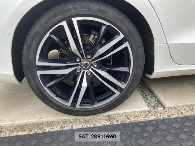 Volvo S60 2022-09 8039033-5