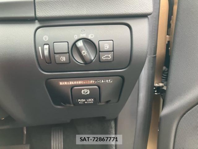 Volvo S60 2012-06 8039034-12