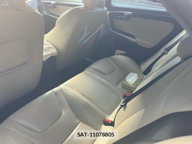 Volvo S60 2017-03 8076061-15