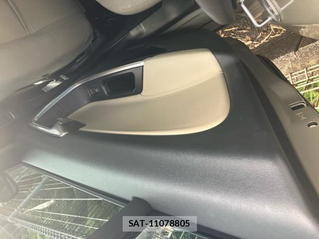 Volvo S60 2017-03 8076061-16