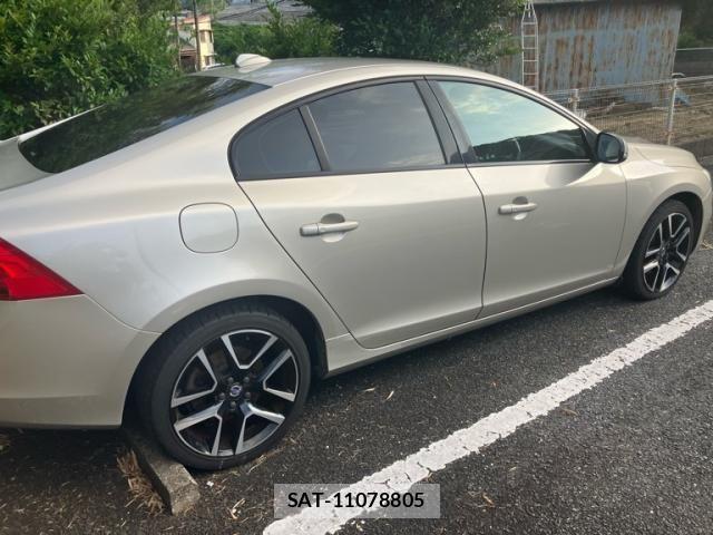 Volvo S60 2017-03 8076061-2