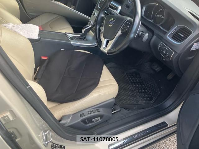 Volvo S60 2017-03 8076061-4