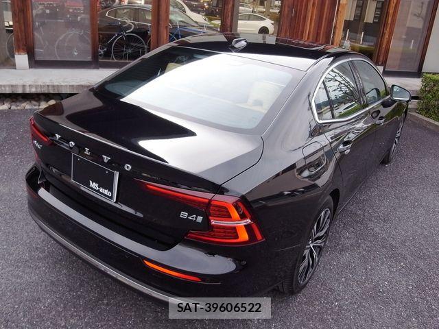 Volvo S60 2024-12 8076060-25