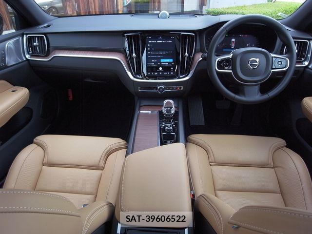 Volvo S60 2024-12 8076060-2