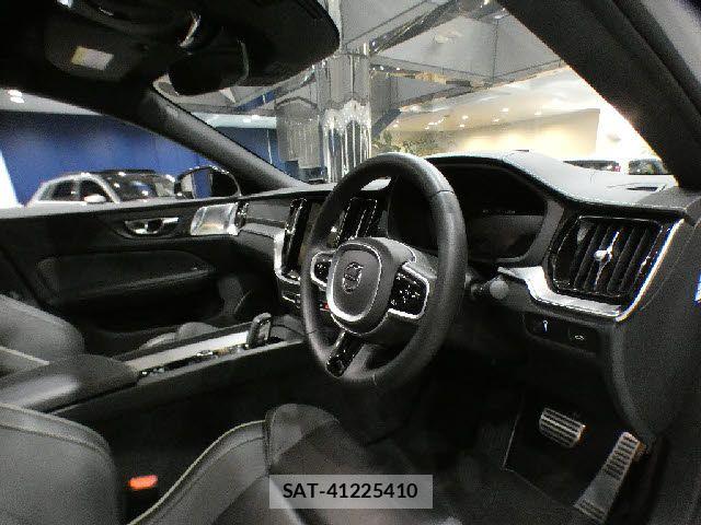 Volvo S60 2022-05 8317893-11