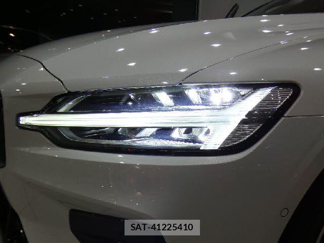 Volvo S60 2022-05 8317893-19