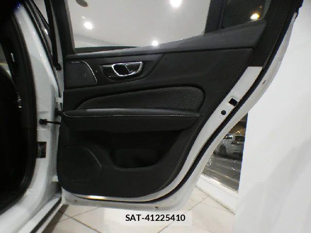 Volvo S60 2022-05 8317893-23