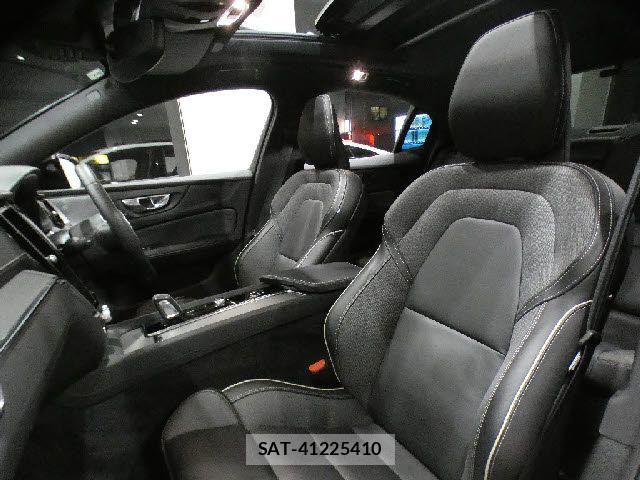 Volvo S60 2022-05 8317893-25
