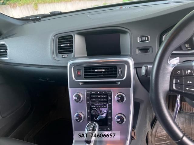 Volvo S60 2016-10 8317897-13
