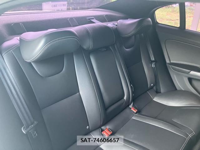 Volvo S60 2016-10 8317897-14