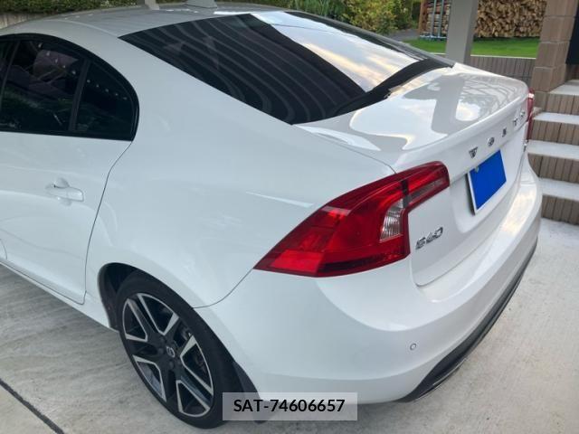 Volvo S60 2016-10 8317897-19